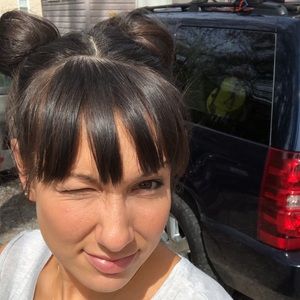 Meet your Posher, Caitlin